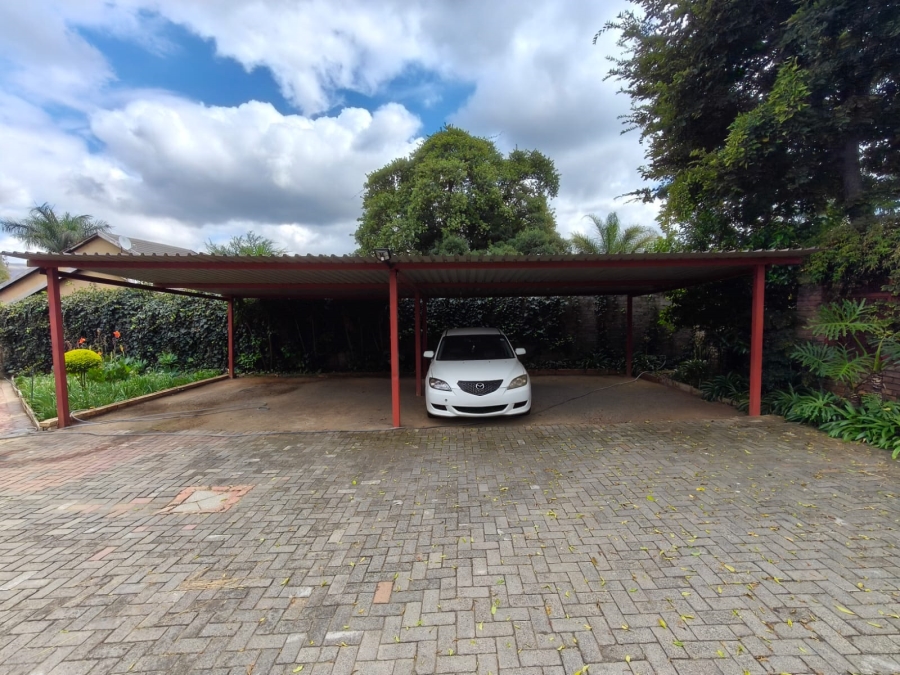 7 Bedroom Property for Sale in Safari Gardens North West